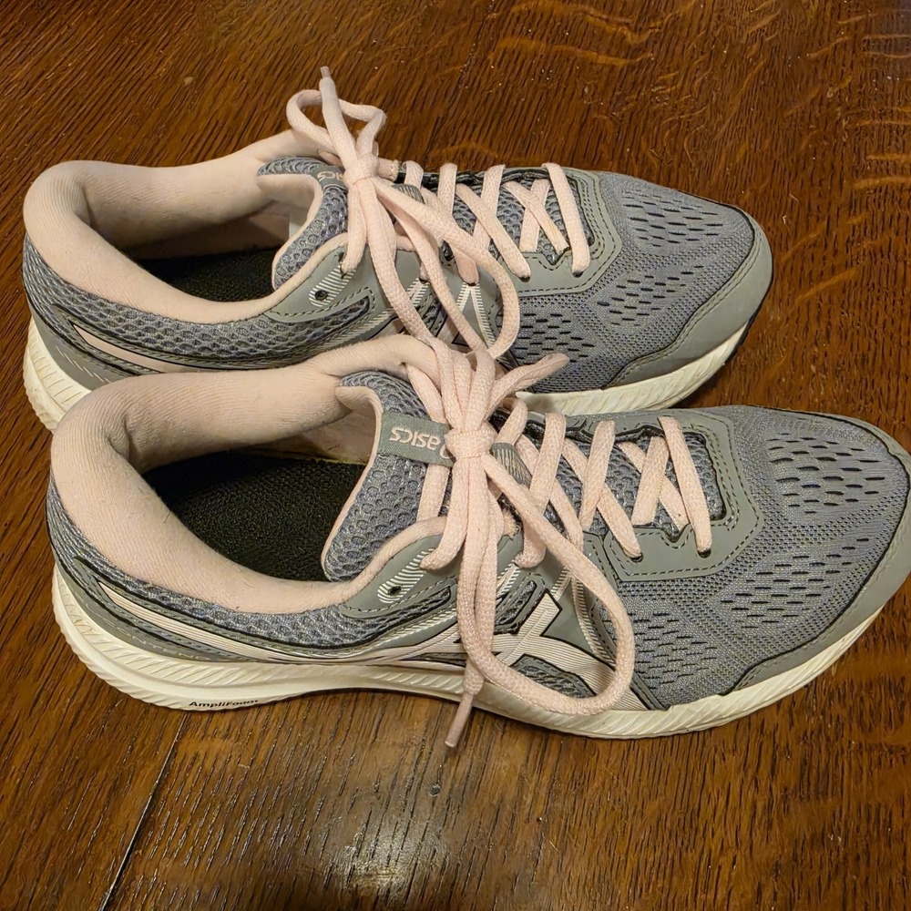 Asics Gel Contend 7 Womens Sz 7 Grey & Pink Running Shoes Sneakers